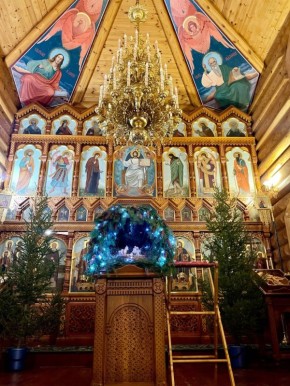 Со светлым праздником Рождества, дорогие друзья! Добра и благополучия, радости и мира