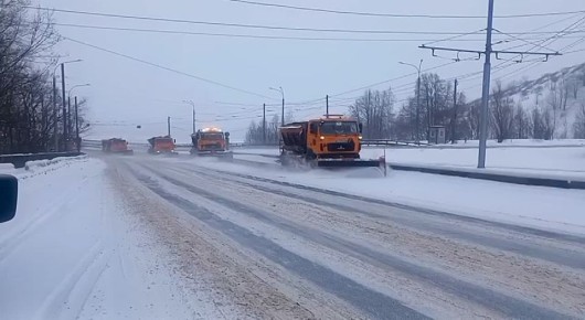 Более 1300 единиц спецтехники убирают снег на нижегородских дорогах